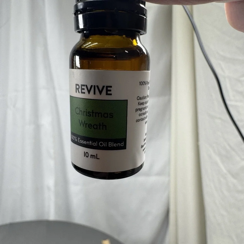 REVIVE Essential Oil Christmas Wreath 10ML New
